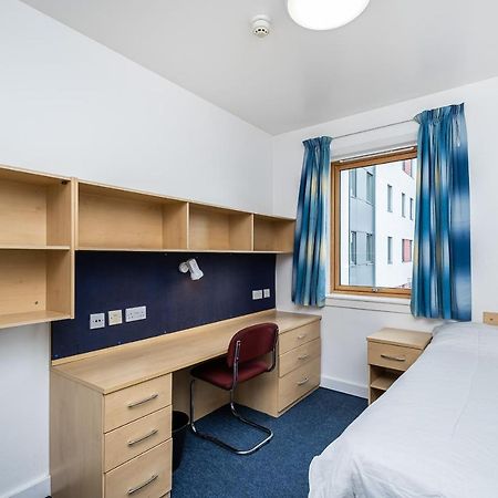 Hoo 1 Night Free Comfortable Ensuite Rooms, Gillingham - Sk מראה חיצוני תמונה